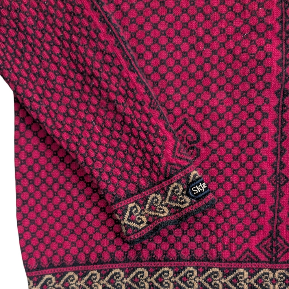SKJÆVELAND Norway 100% Pure Wool Cardigan | Pewter Hooks | Red Nordic Heart MED - Picture 8 of 13